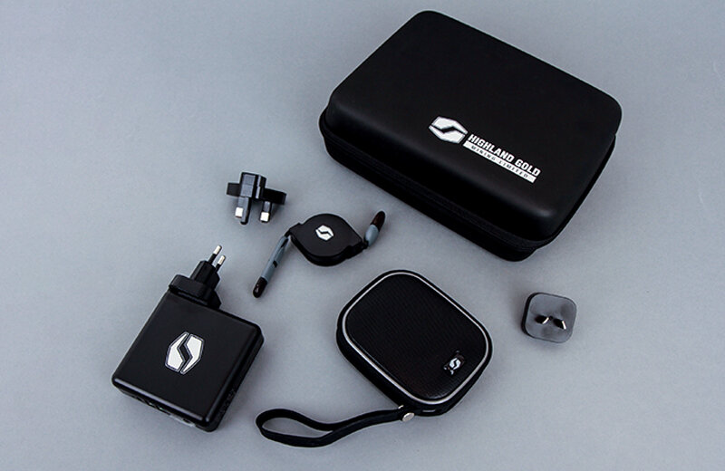 На фото: набор гаджетов на Новый год Highland Gold Mining Limited .