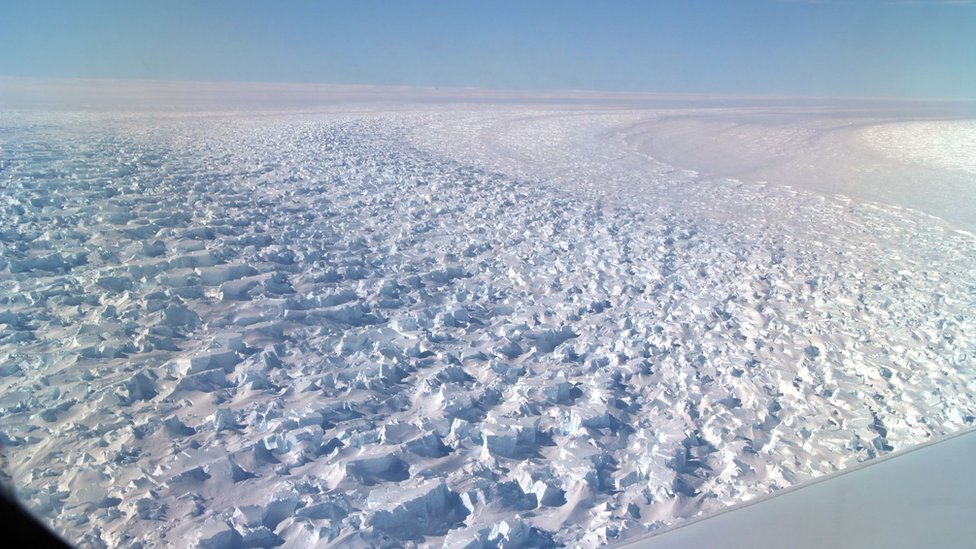 Самое глубокое место на суши. впадина Денмана. Это вам не теплый берег Мертвого моря. источник wikidark.ru