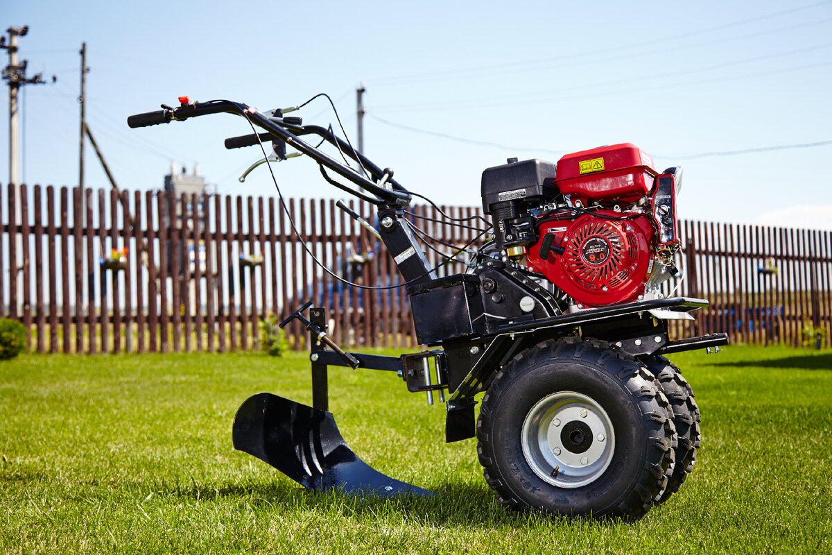 Плуг для мотоблока