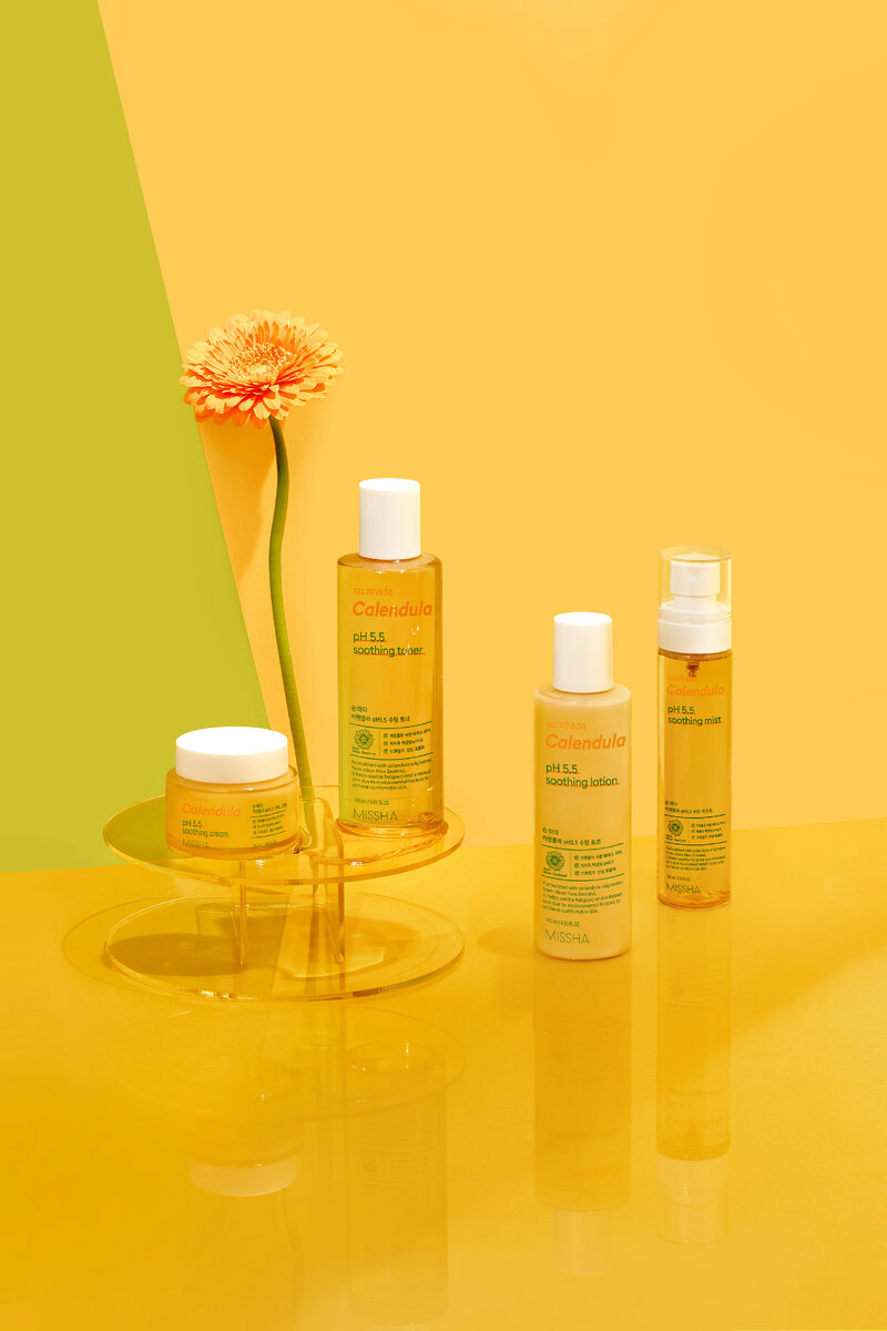 В линию входят – тонер, крем, лосьон, тонер в формате миста-спрея. И новинка, маска пилинг-пленка! Для комплексного ухода за кожей. 