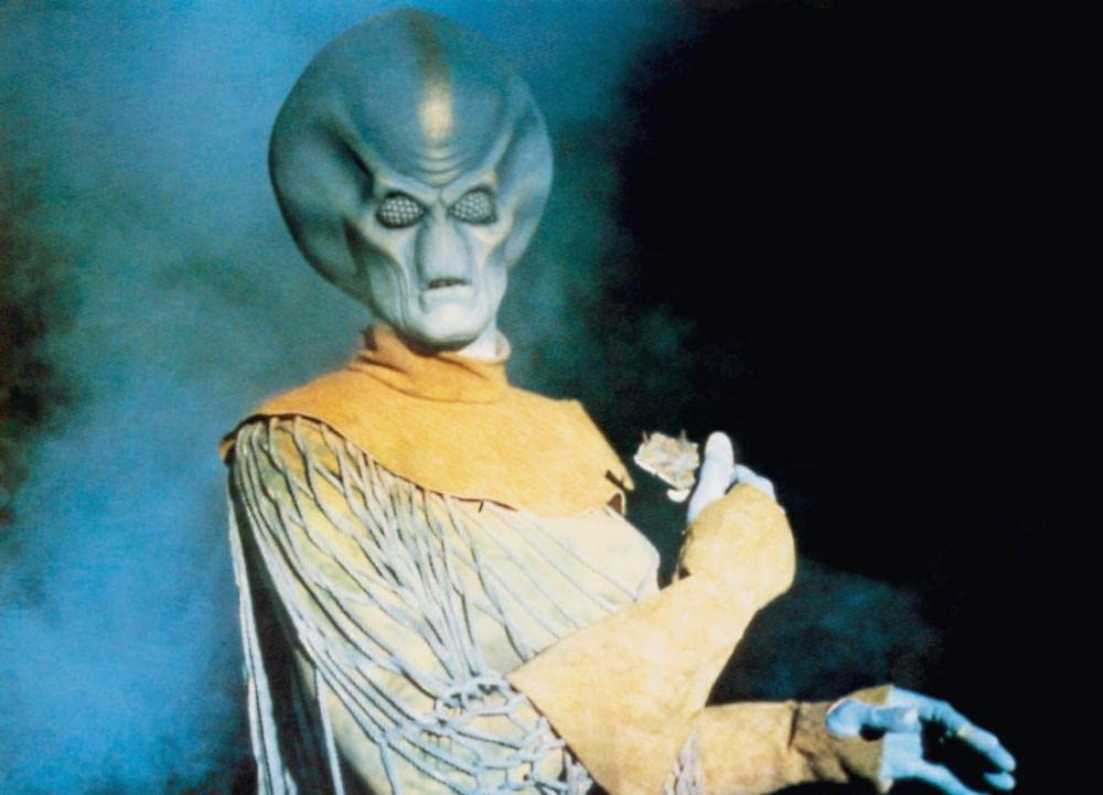 Кадр из фильма Without Warning. Режиссер: Грейдон Кларк. Оператор: Дин Канди. Производство: Heritage Enterprises Inc., World Amusement Partnership Nr.108