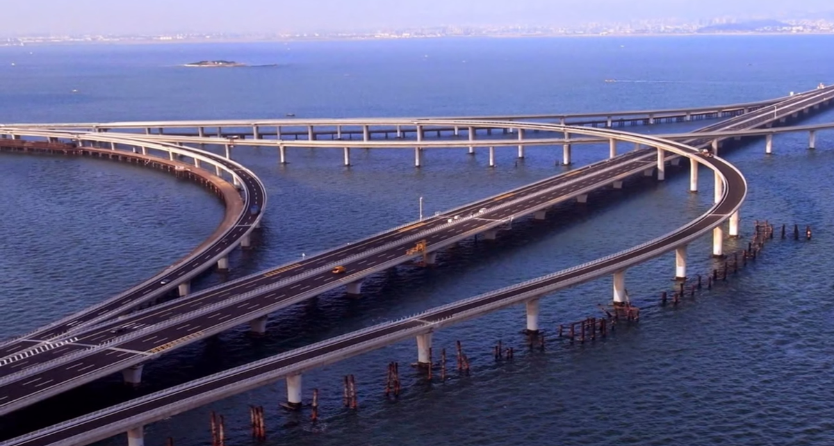 Самый большой конец в мире. Даньян-Куньшаньский виадук Китай. Мост Даньян-Куньшаньский виадук. Циндаоский мост в Китае. Циндаоский мост через залив Циндао.