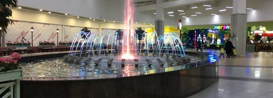 Фонтан Алмаза на фоне Мегалэнда