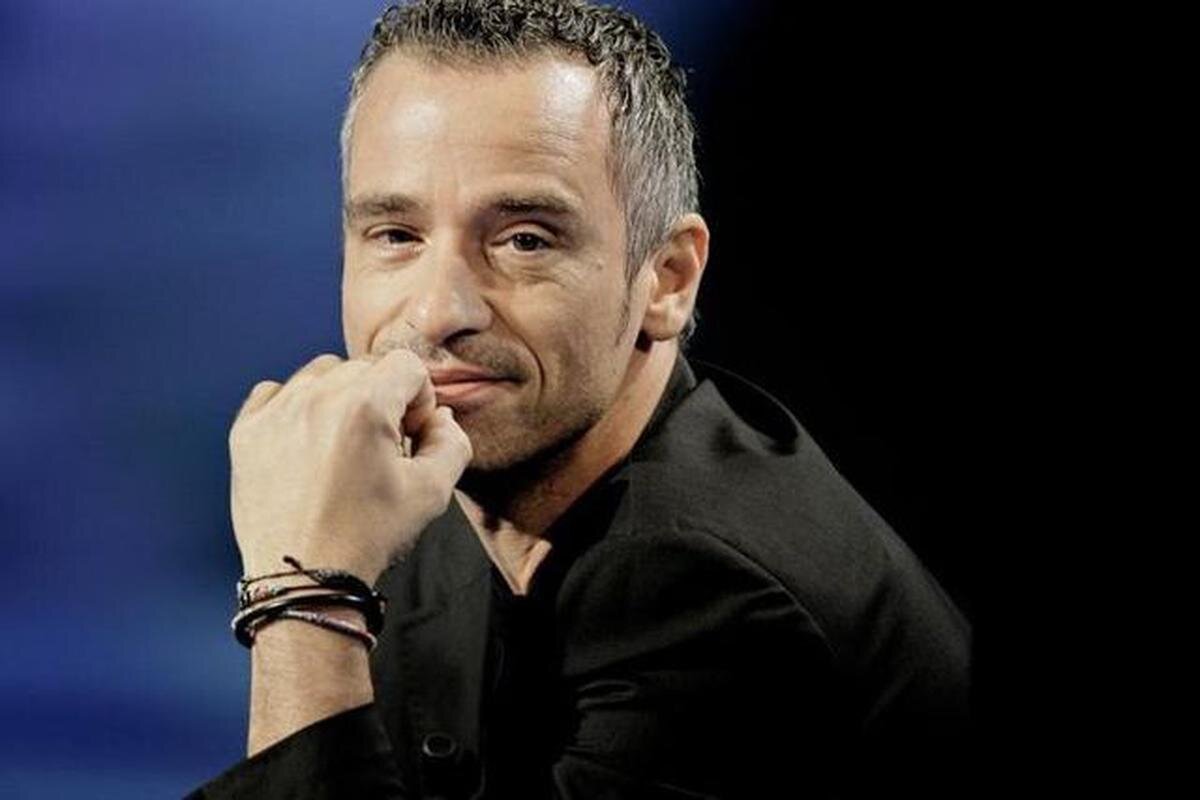 Eros ramazzotti. Рамазотти. Татуировки Эроса Рамазотти. С днем рождения Эрос Рамазотти.