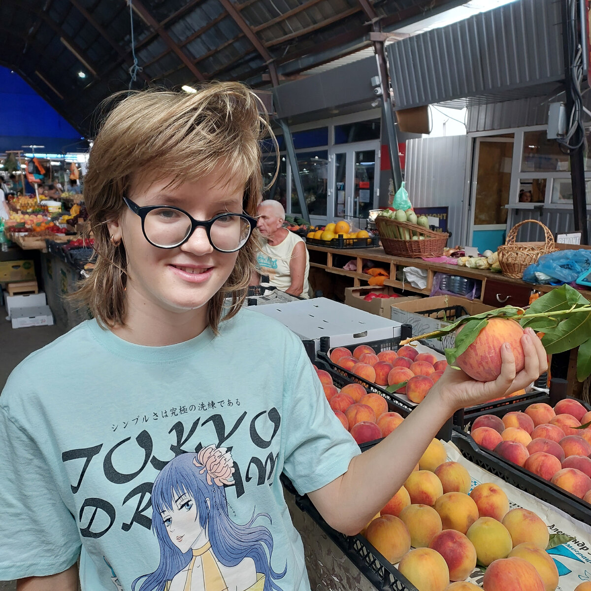 Моя девочка с персиком🥰