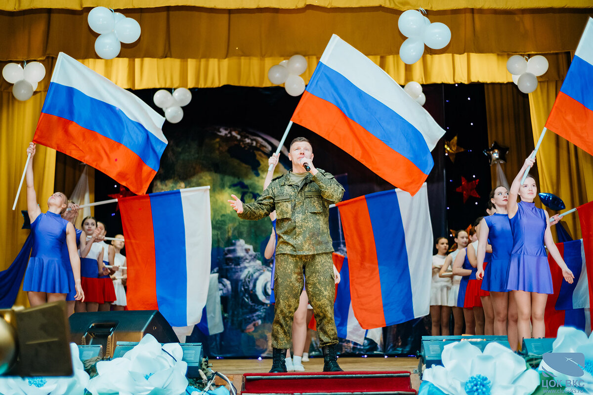Творческая группа ЦОК ВКС поздравила военнослужащих и ветеранов Космических войск