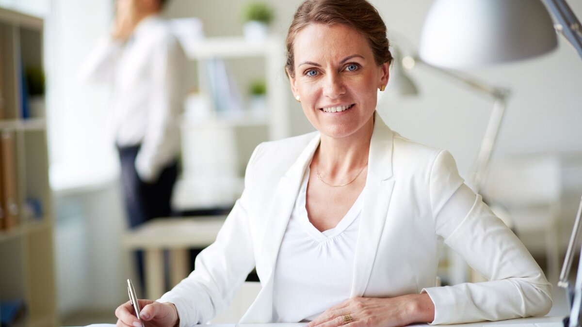 Профессиональный риэлтор эксперт агентства в Москве