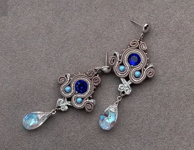    Серьги в сутажной техникеИсточник: Кадр из видео