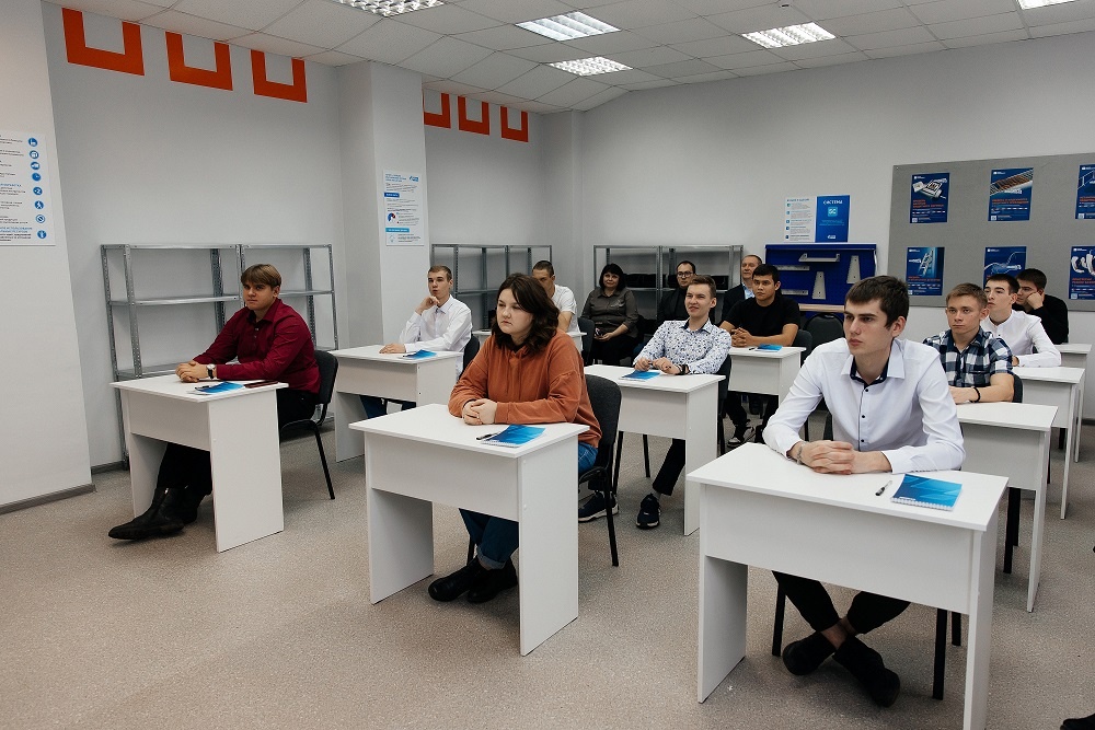    Сотрудники «Газпромнефть-Оренбурга» помогают студентам осваивать навыки бережливого производства Кристина Просвиркина