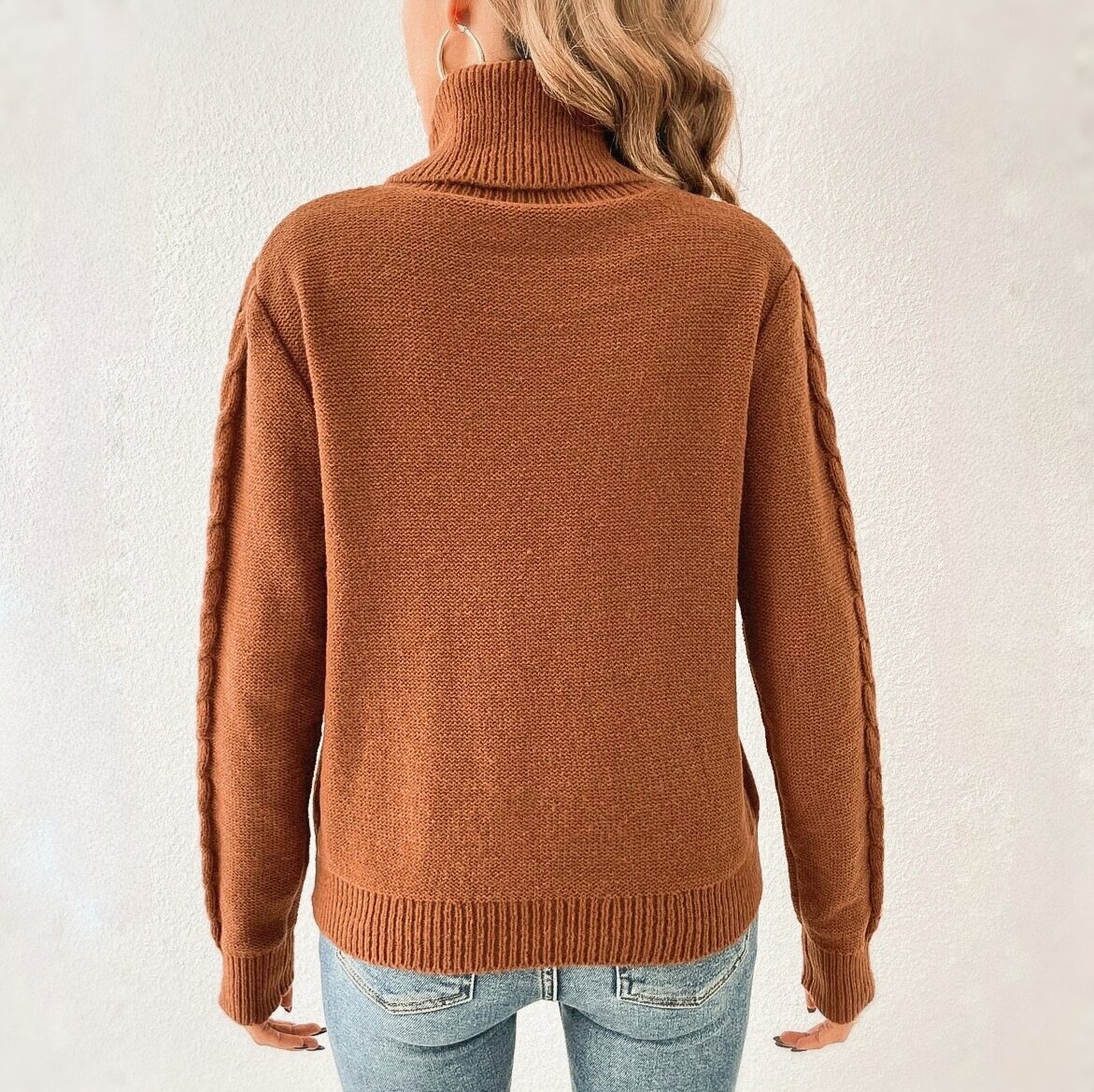 Свитер бронзового оттенка 