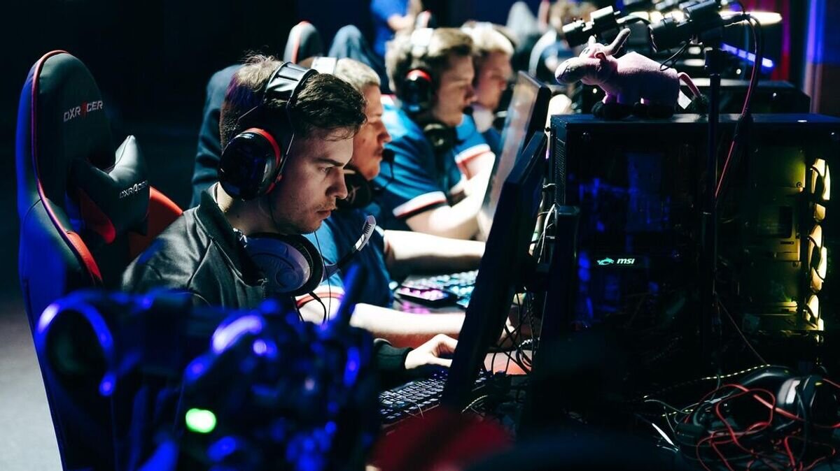    Киберспортсмены© Фото : Федерация компьютерного спорта России