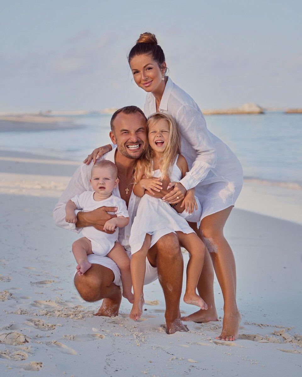    Нюша с мужем воспитывают двоих детейСоцсети Нюши