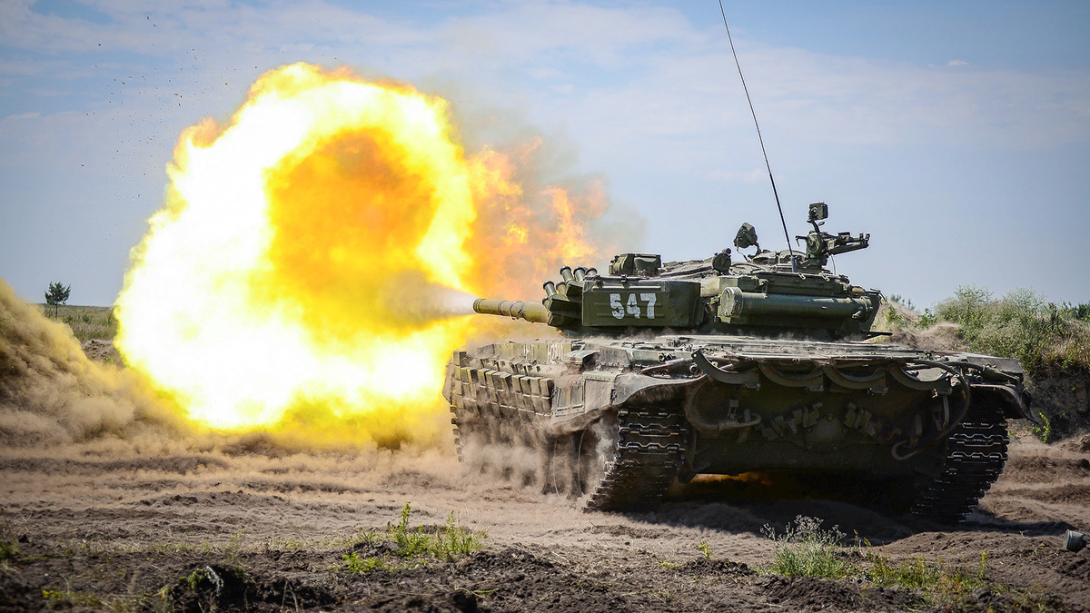 Леопард абрамс т 72. Танк т-90 против абрамса. Т72 б3 защита от джавелина. Танк 72 против. Бронетехника т72.