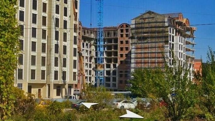     В канун Нового года в Нальчике был задержан застройщик Юсуф Кабардиков, который подозревается в мошенничестве в особо крупном размере и других преступлениях.