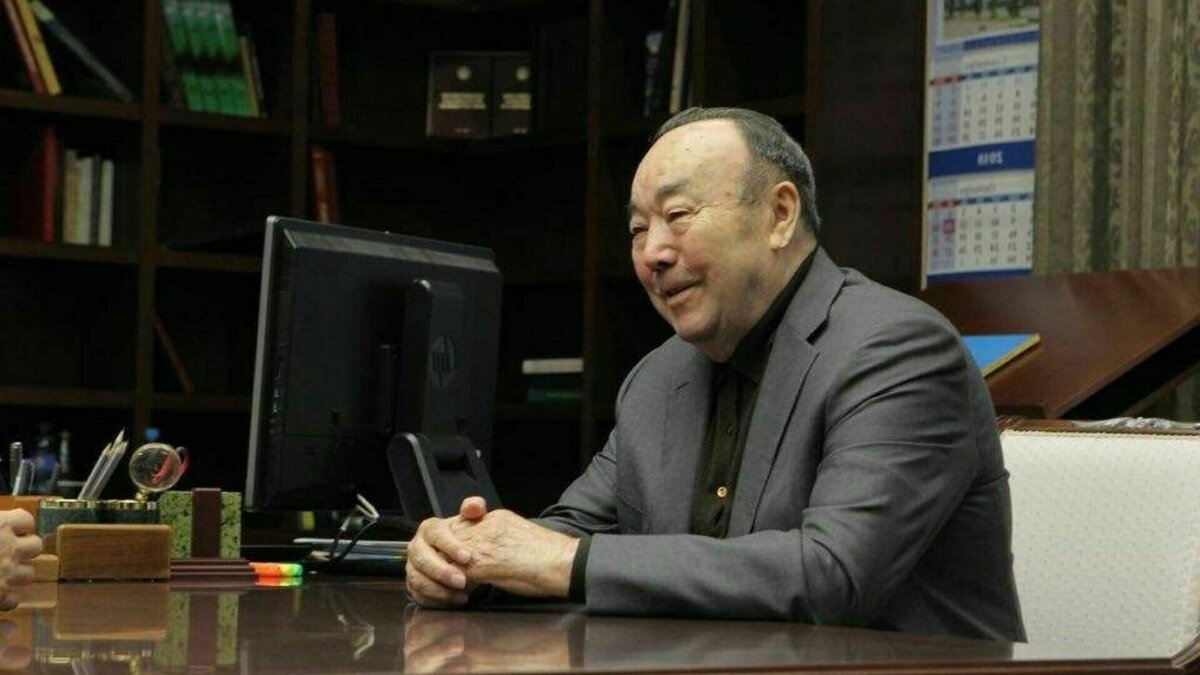     Возводить скульптуру будет Салават Щербаков — автор памятника Шаймуратову, который расположен на Советской площади в Уфе.