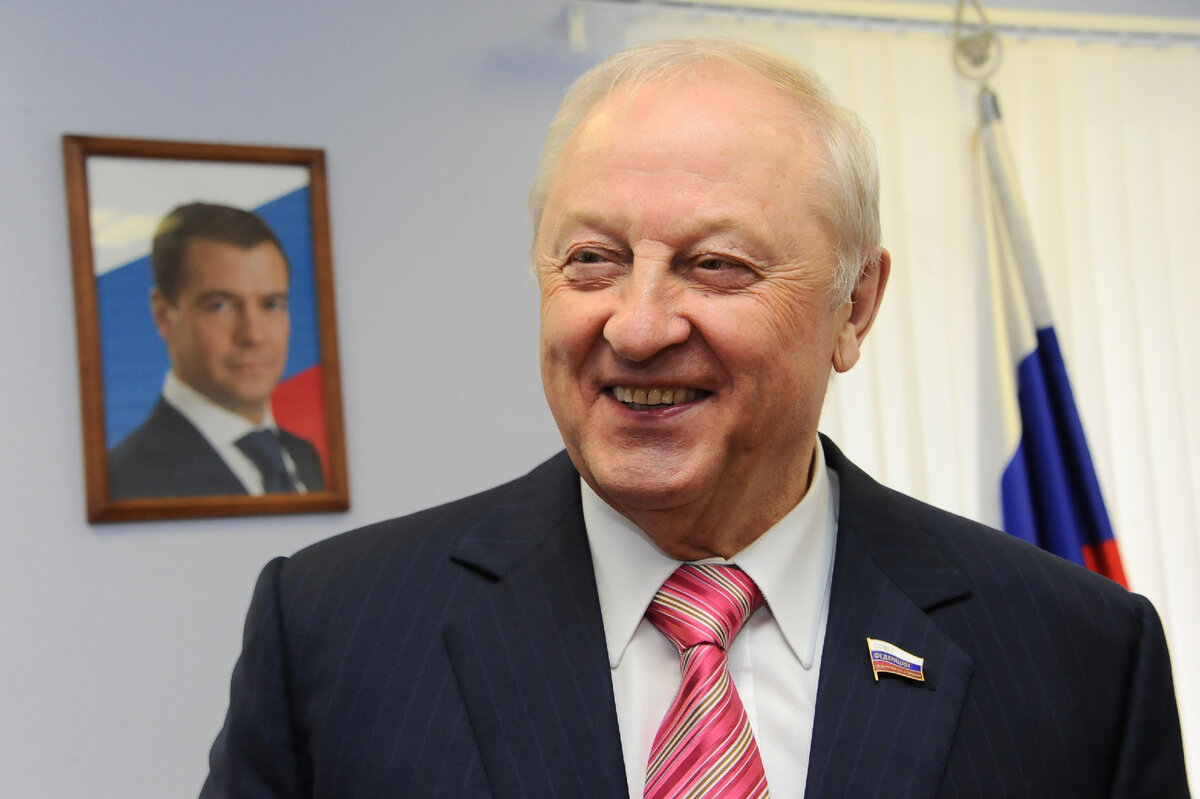 Эдуард Россель