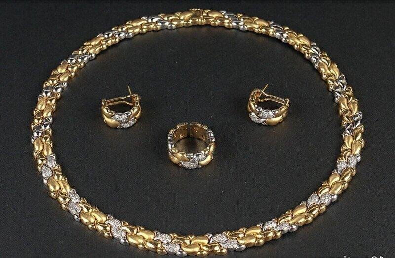 Украшения Л. Зыкиной. Фото из открытых источников