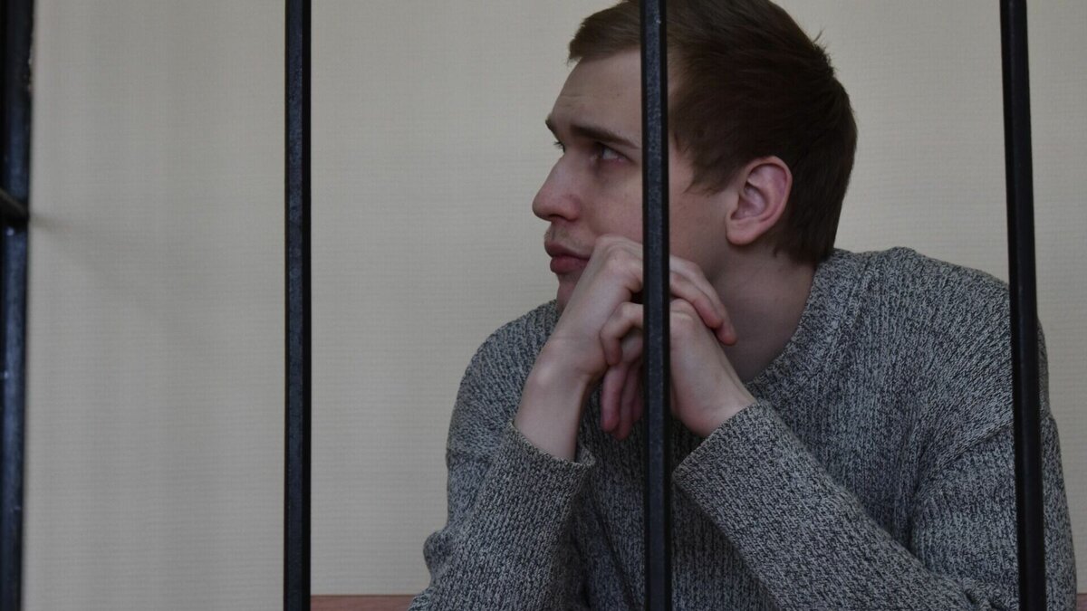     Сегодня в Центральном районном суде прошло публичное обсуждение дела Кирилла Мартюшева, обвиняемого в экстремизме. В ходе заседания было показано видео, которое стало основанием для возбуждения дела.