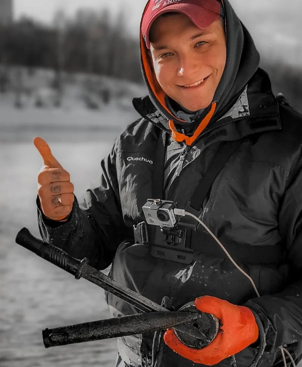 Штык-нож от немецкой винтовки маузер выловил в Москва-реке. 