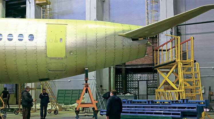   TASS Ожидается, что в ближайшие три года авиакомпании получат 34 самолета SSJ-NEW
