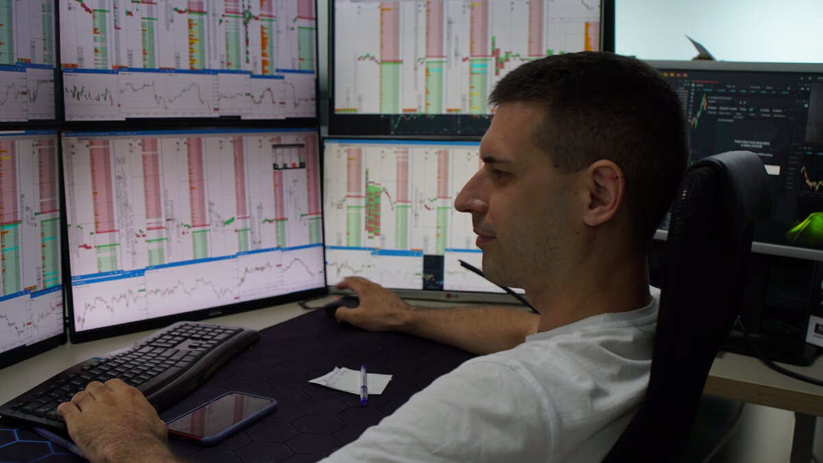 Восходящий тренд в трейдинге. Трейдинг криптовалют биржи. Горе трейдер. Трейдинг опыт. Трейдинг лохотрон.