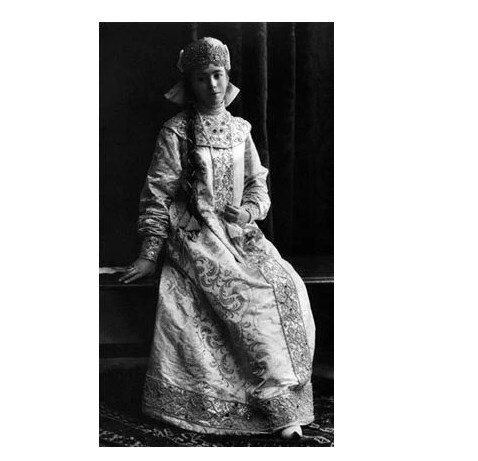 Елизавета Шереметева, правнучка Жемчуговой, на костюмированном балу в Зимнем дворце в 1903 году. 