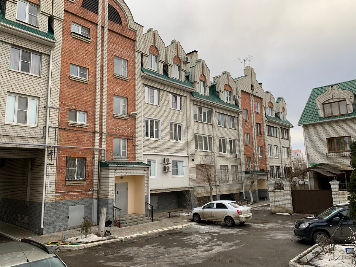 Фото автора. Многоквартирный дом может быть и таким. Очень симпатичным и не очень большим.