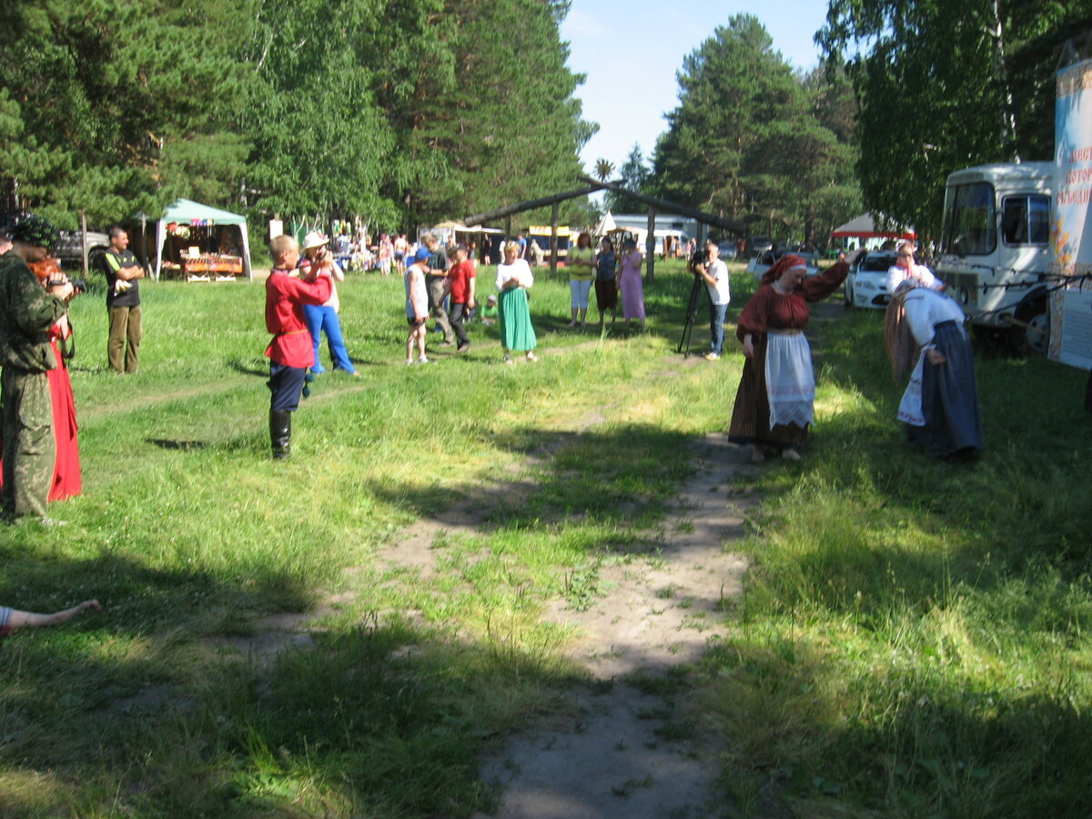 На фестивале "Солнцеворот" (народных культур)