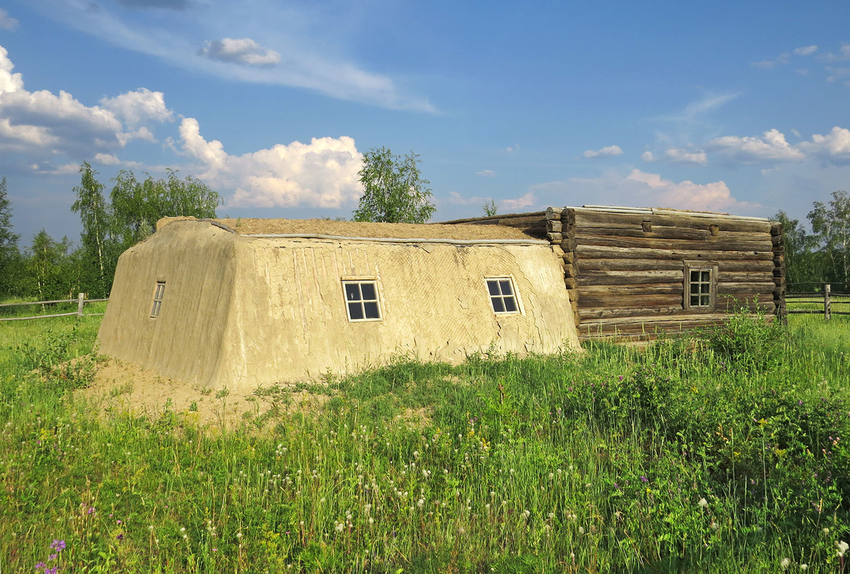 ураса якутия. якутское жилище 5 букв. жилища якутов юрта. якутская юрта ураса. якутская берестяная ураса.