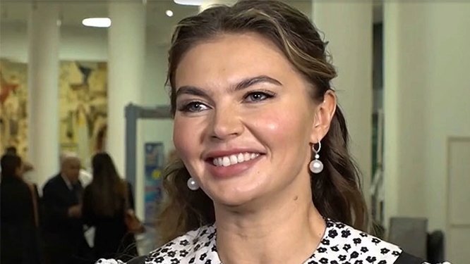 Алина кабаева сейчас 2025 фото