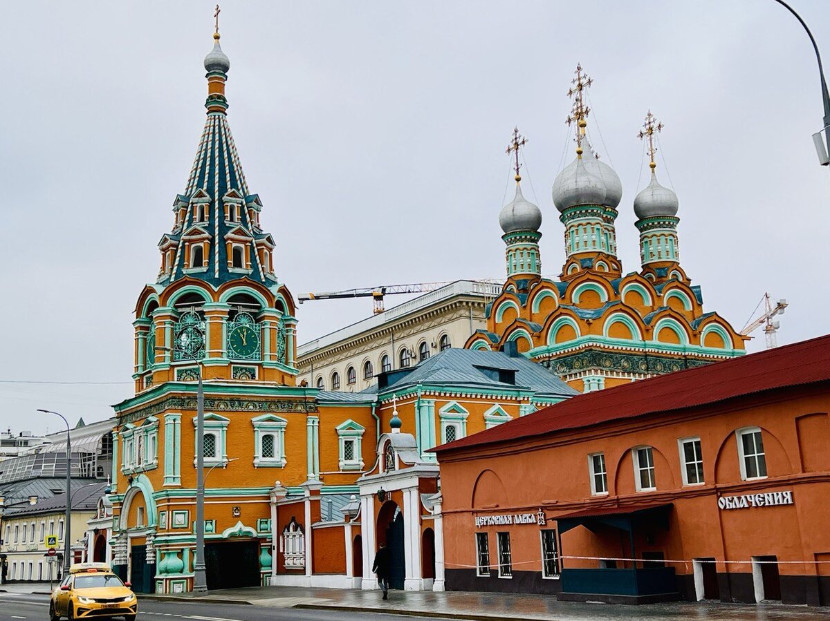 Споры, где венчался Алексей Михайлович и крестили Петра I. Храм Григория  Неокесарийского | Гид Сама Себе Настя | Дзен