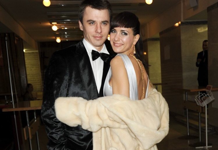     Знаменитые пары, которым после расставания пришлось сниматься вместе