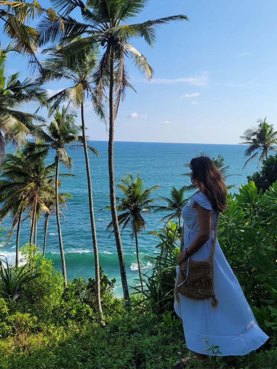 В ашраме за Мириссой