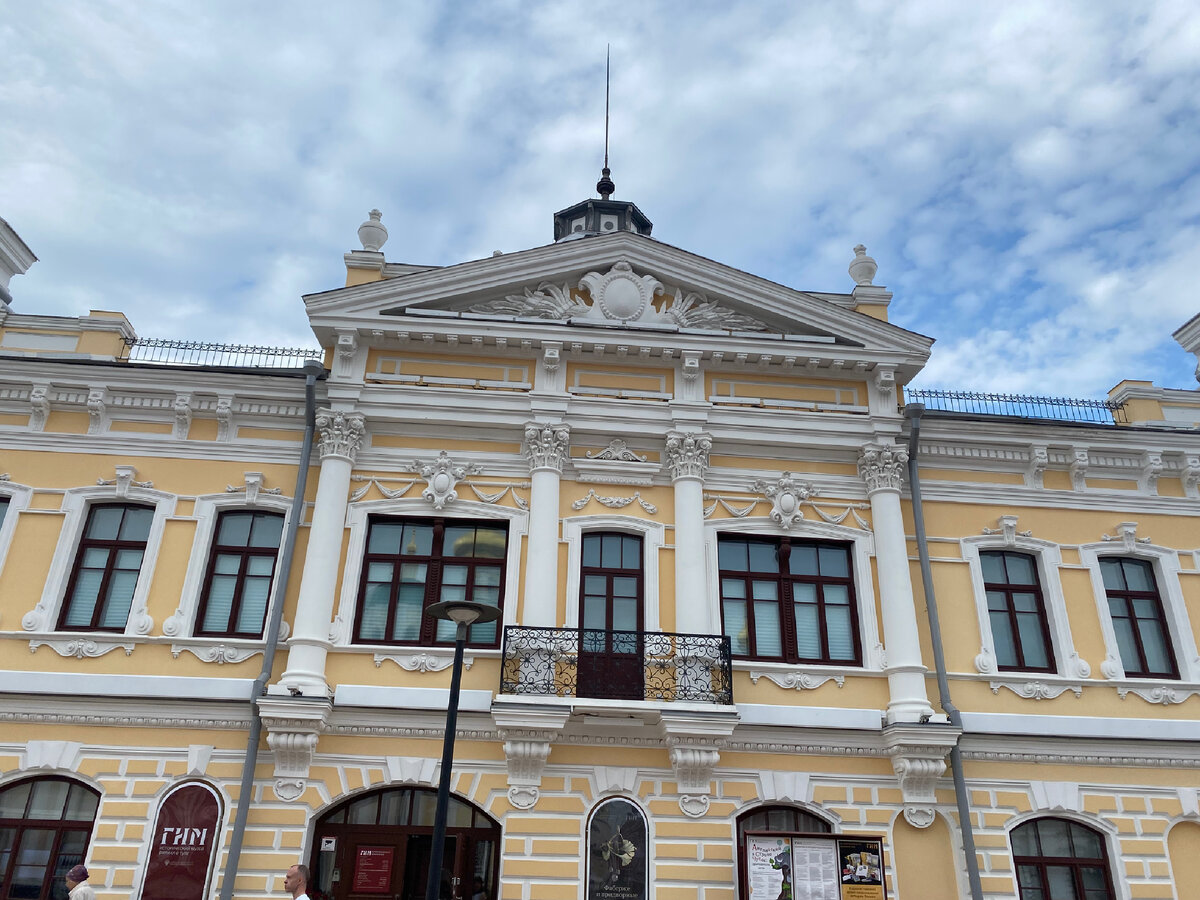 Это дом Белолипецких. Именно здесь родился Тульский пряник. Сейчас исторический музей.