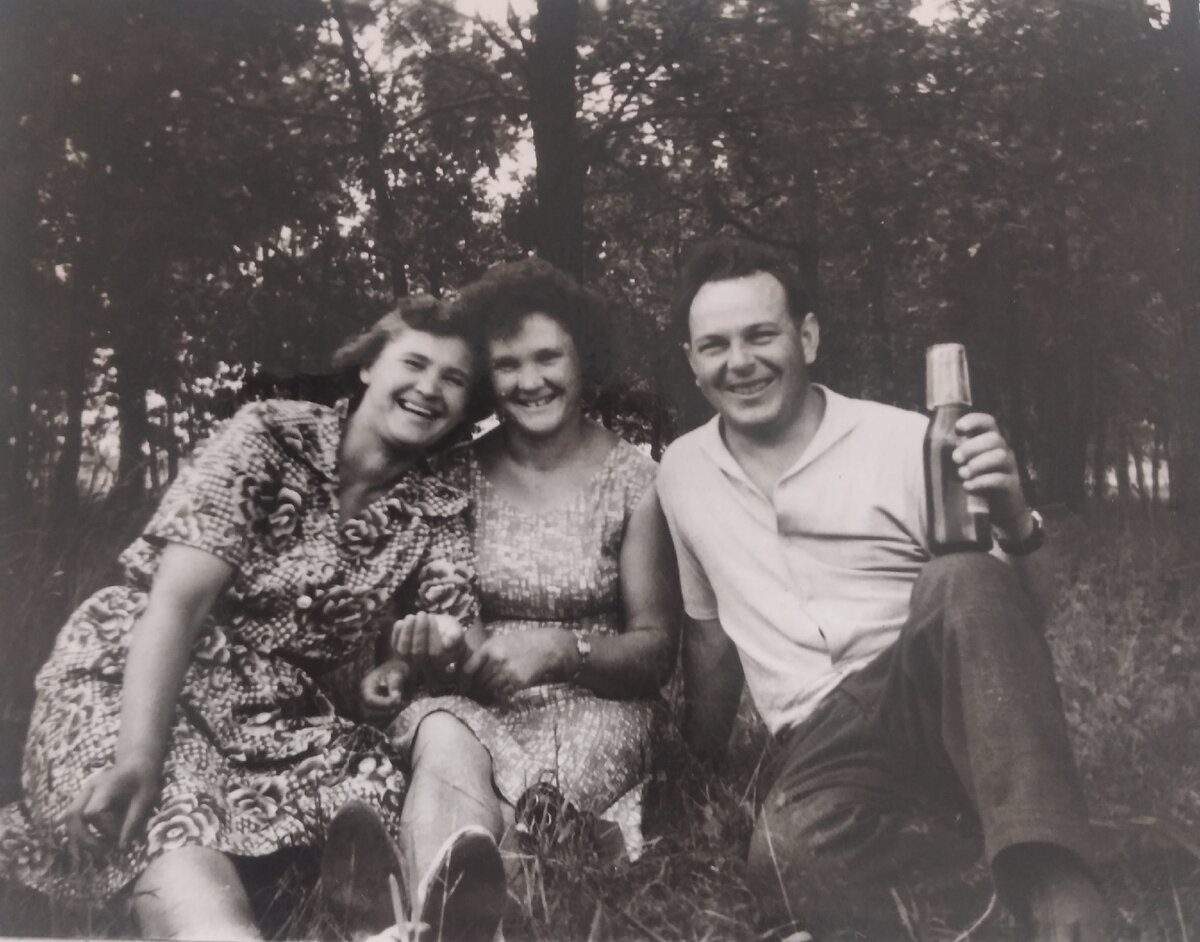 Мои родители и мамина сестра