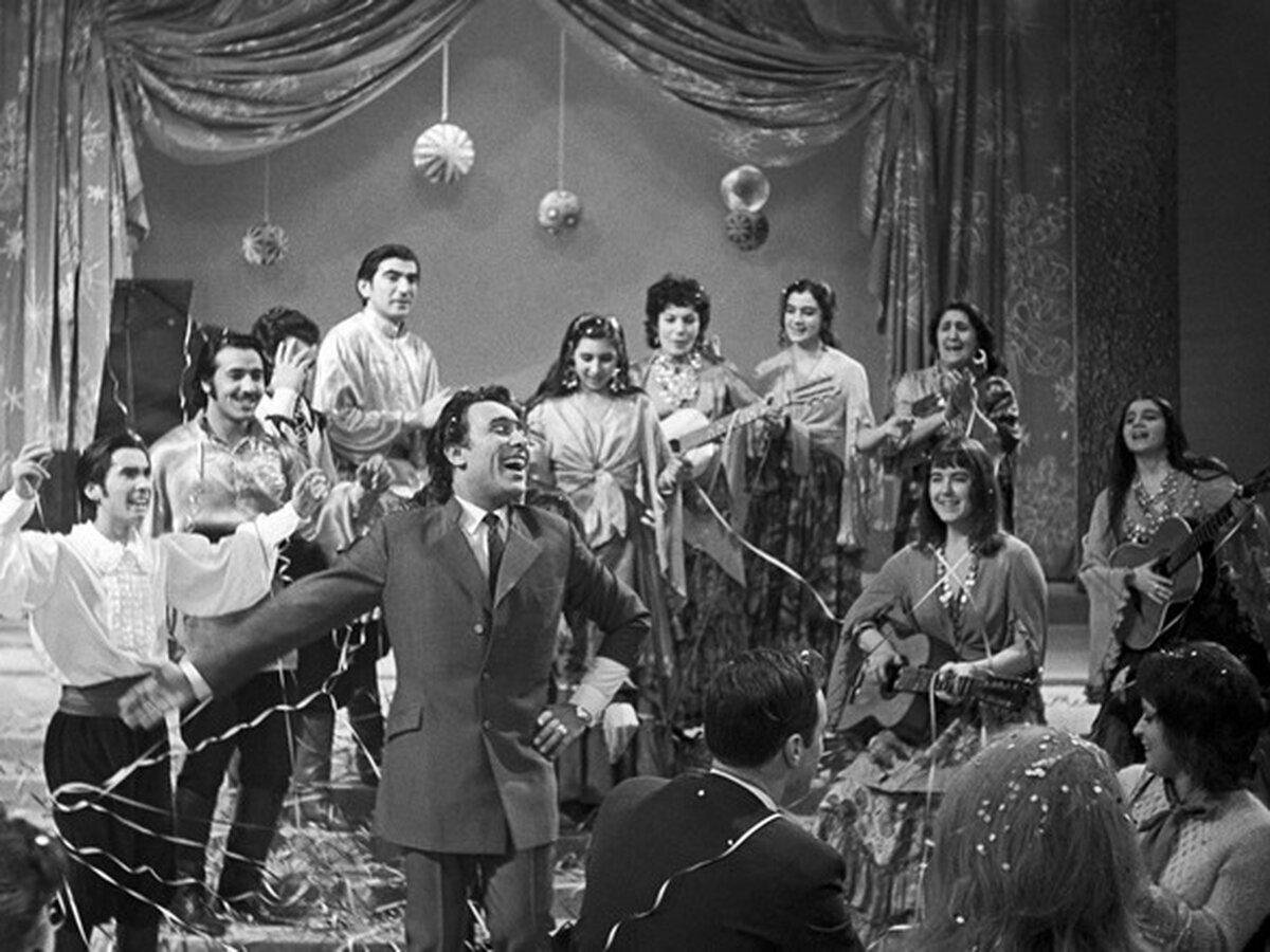      Приглашались и целые оркестры