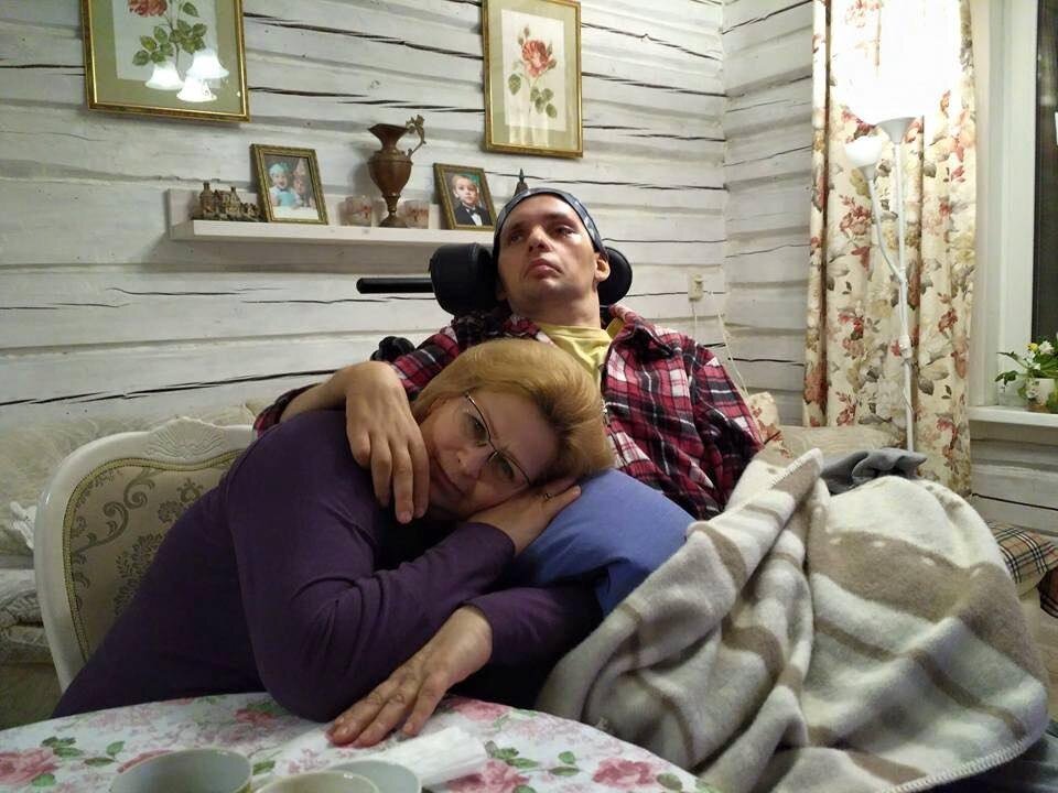 Алексей янин что с ним случилось фото Даша Лешу не бросает!" - объясняет мать тяжелобольного Алексея Янина, но обществ
