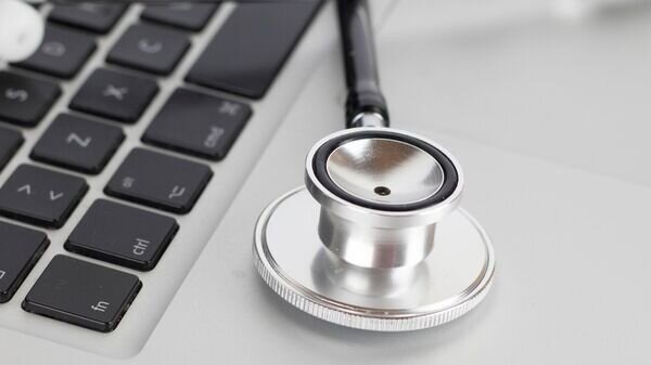    CC BY 2.0 / Marco Verch / Medical stethoscope on a modern laptop