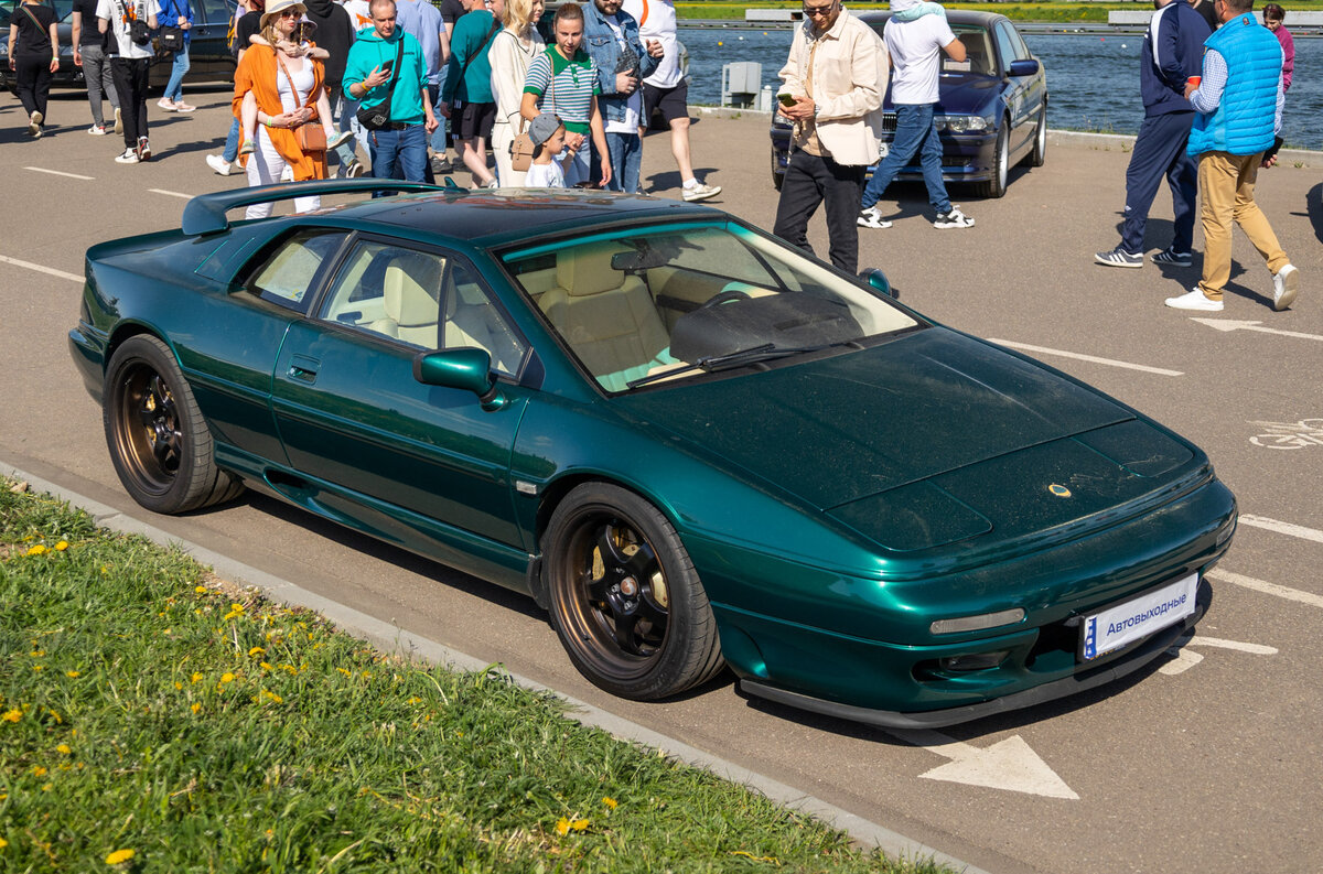 Lotus Esprit Type 82