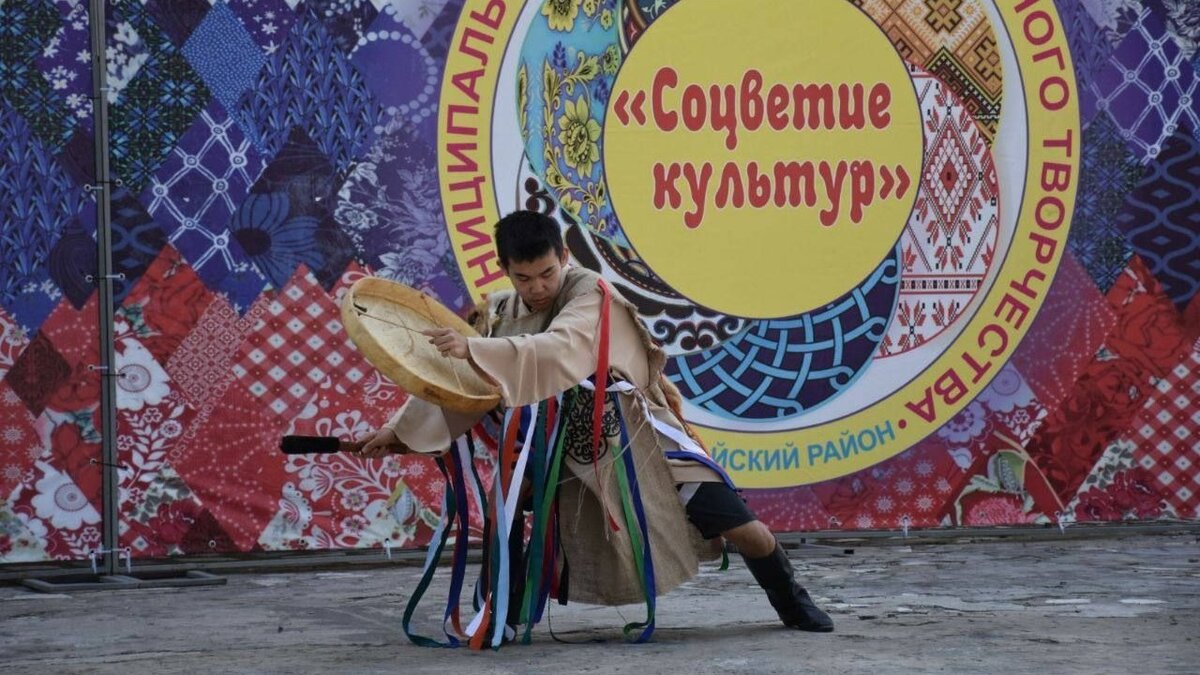     Праздник народного творчества состоялся в парке Межпоселенческого центра культуры и досуга села Троицкое — столице Нанайского района.