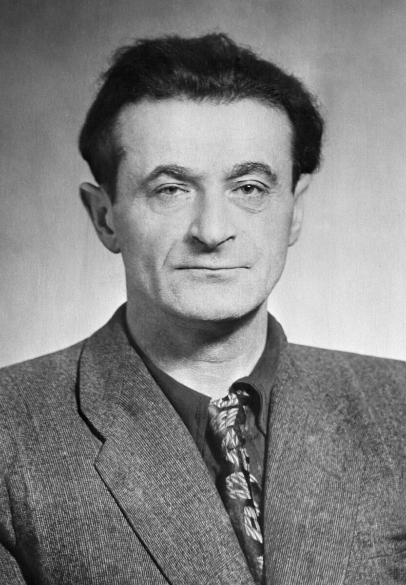    Михаил Светлов в 1953 г. Фото: Сергей Иванов-Аллилуев, Александр Лесс/ТАСС