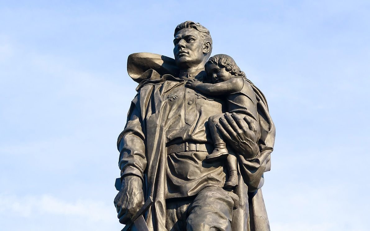 Памятник Воин освободитель