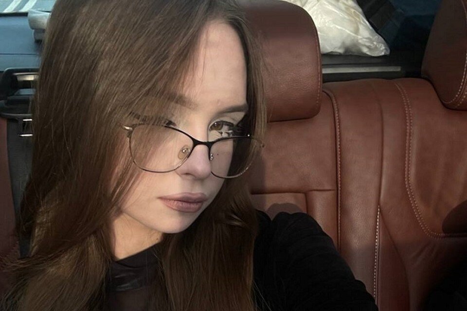    Пострадавшее правое веко девушка лечит с помощью электрофореза. Фото: pollyshhaa