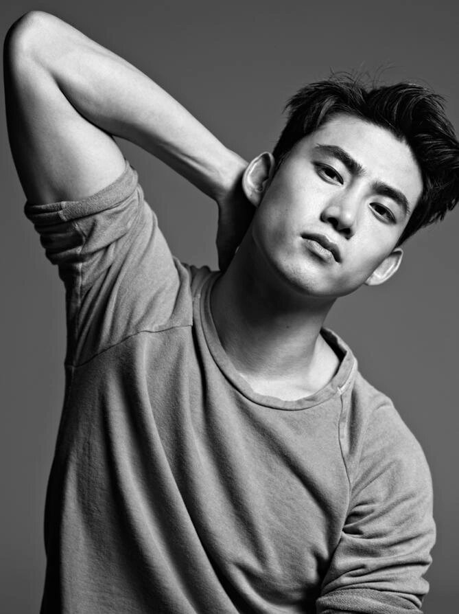 Тхеген корейский актер. 2pm Taecyeon. Ок ТЭК ён 2pm. Тэкён из 2pm. Ок Тэкен.