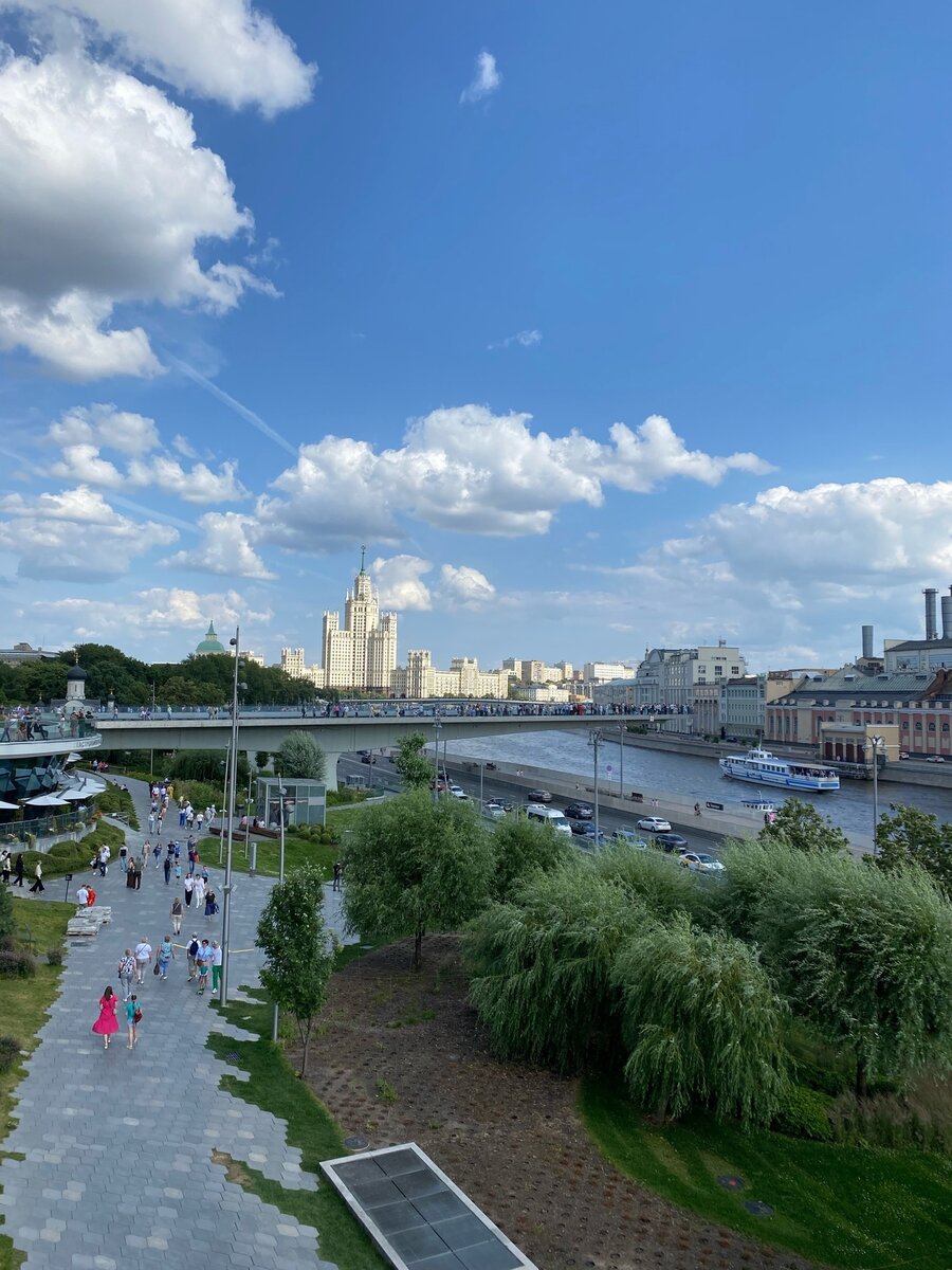 а вон и сам Парящий мост
