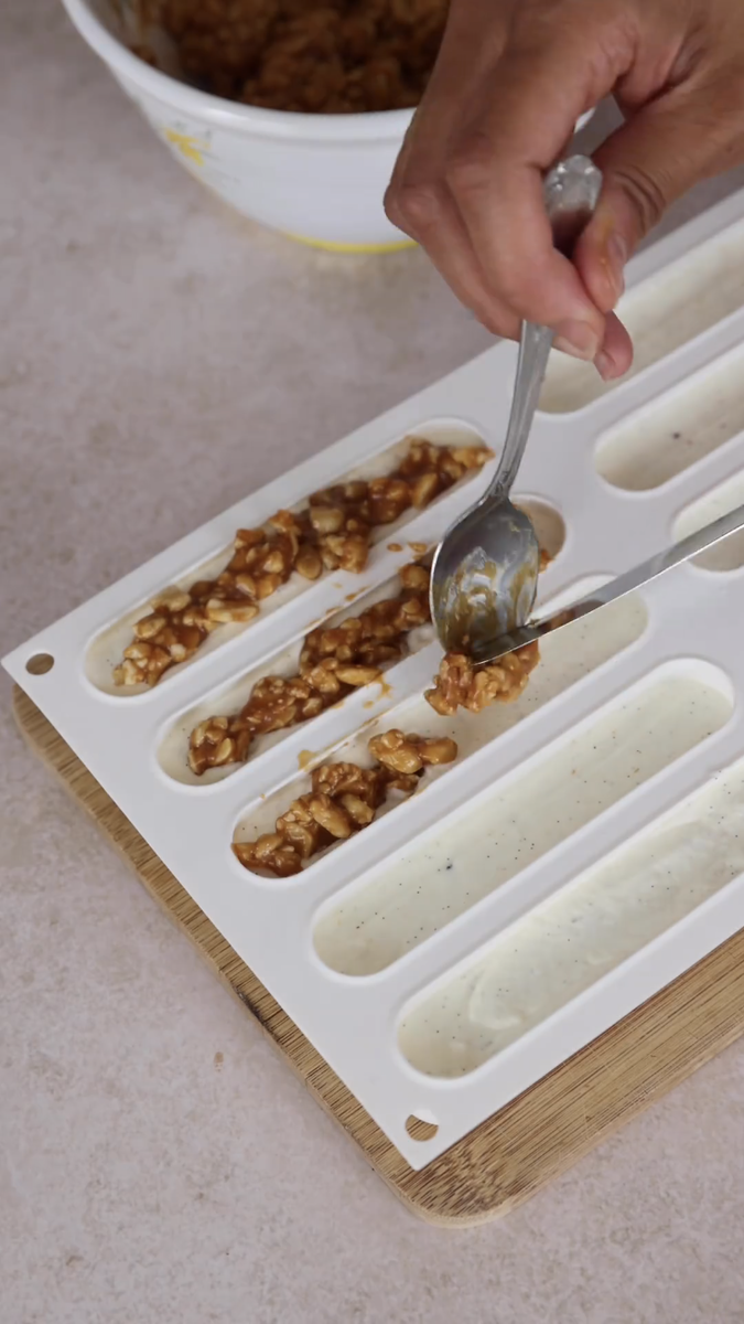 Торт Сникерс: рецепт пошагово в домашних условиях, фото приготовления
