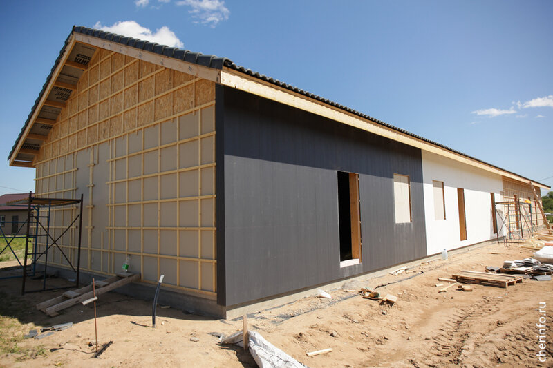    Такое жилье предлагают в коттеджном поселке "Скандинавия", который находится в трех минутах езды за ул. Олимпийской.