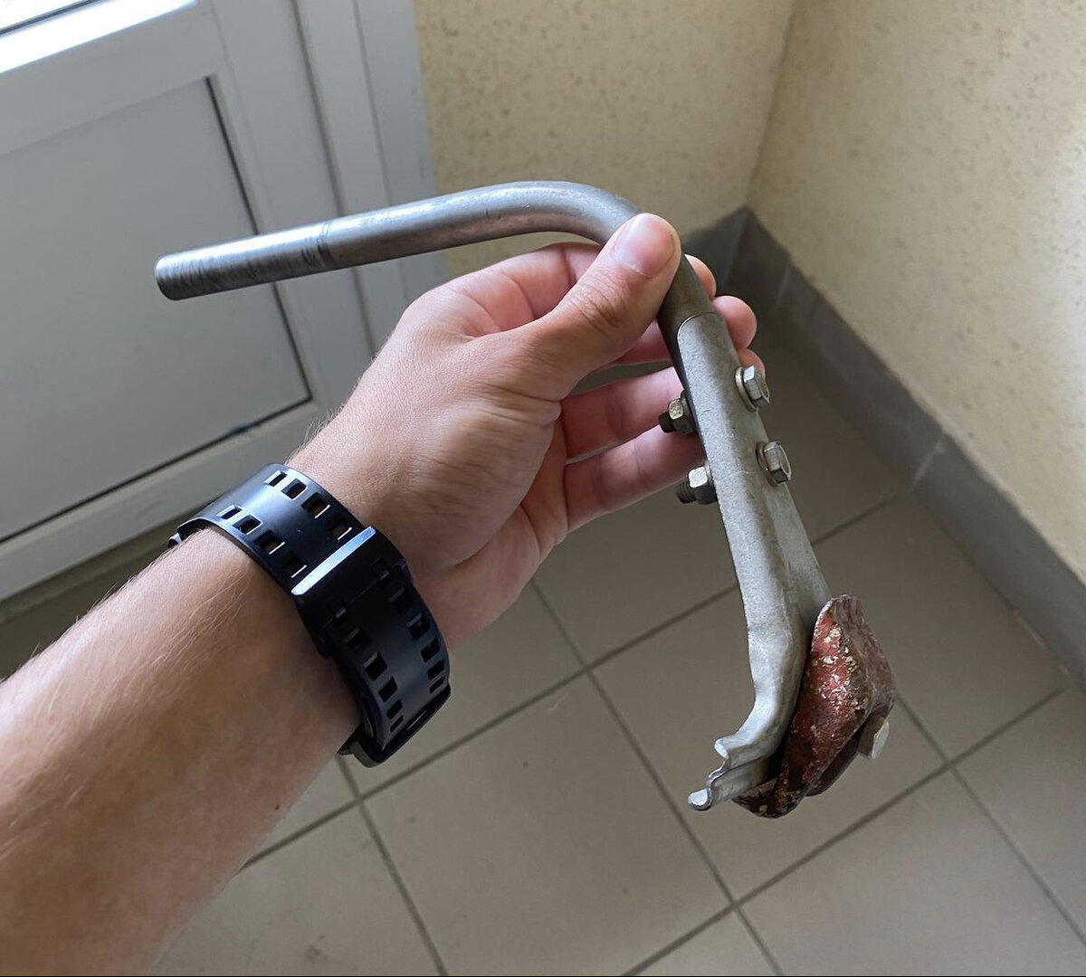 Штатное крепление палатки на машину.