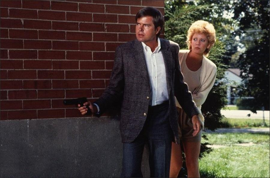 Странные захватчики (1983)