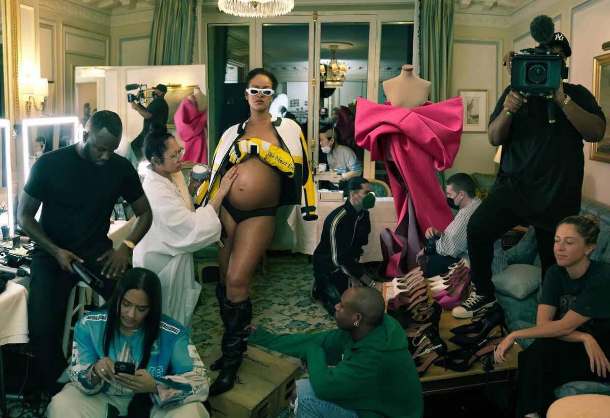 Говорить ли, что Рианна находится в положение?